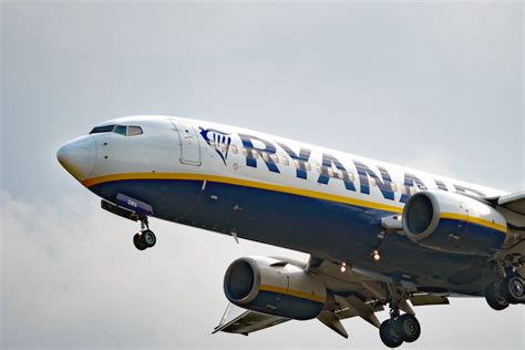 ryanrailer|Ryanair